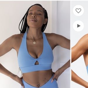 Fabletics Oasis Twist-Front Sports Bra